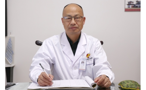 喜訊！熱烈祝賀馬志忠主任榮獲第二屆國(guó)醫(yī)大師劉志明（湘潭）中醫(yī)藥發(fā)展貢獻(xiàn)獎(jiǎng)，并入選全國(guó)基層名老中醫(yī)藥專(zhuān)家傳承工作室建設(shè)項(xiàng)目
